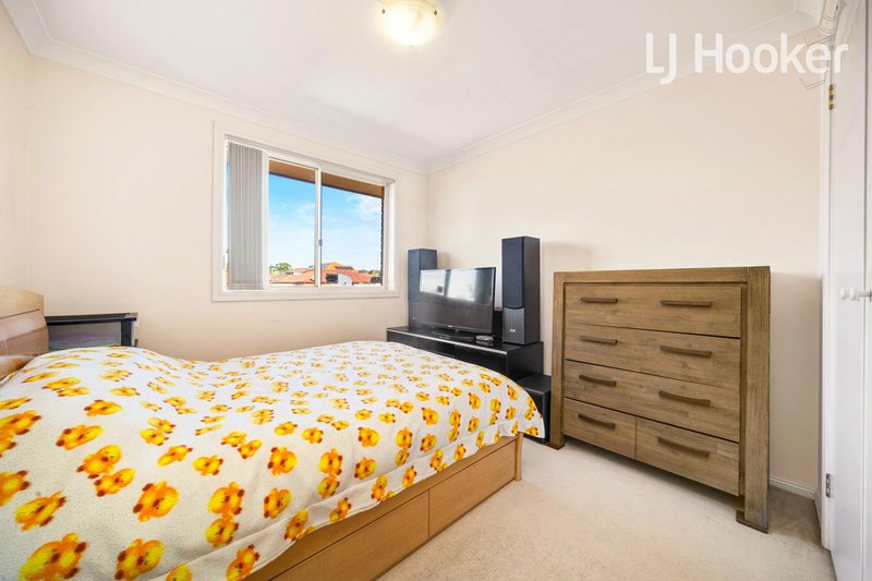 Photo - 93 Sweethaven Road, Edensor Park NSW 2176 - Image 12