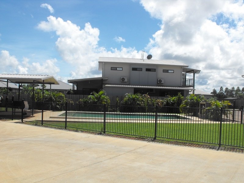 Photo - 9/3 Tom Morrison Drive, Rocky Point QLD 4874 - Image 2