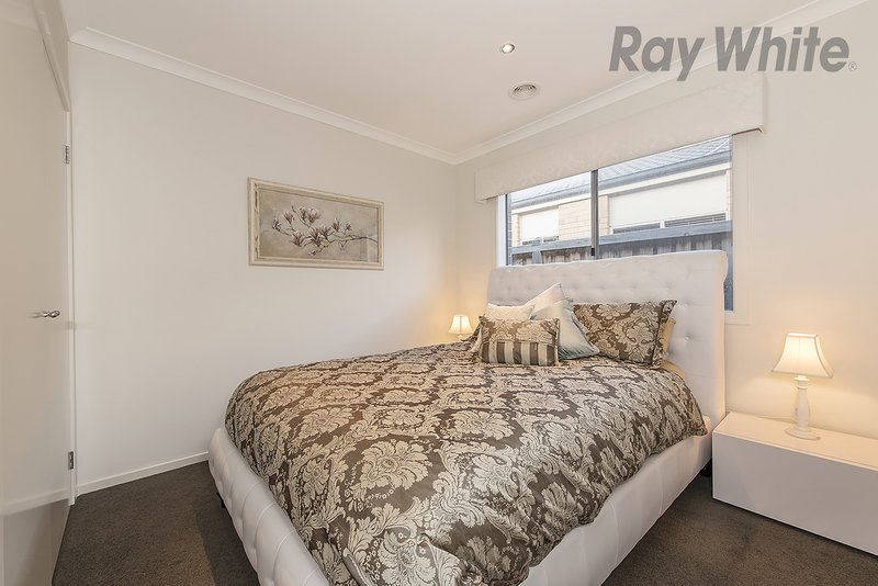 Photo - 93 Yuruga Boulevard, Point Cook VIC 3030 - Image 4