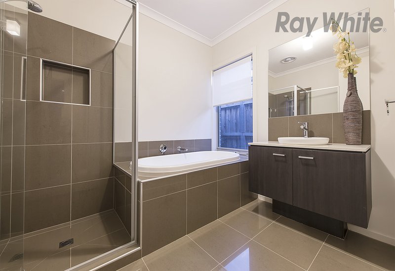 Photo - 93 Yuruga Boulevard, Point Cook VIC 3030 - Image 13