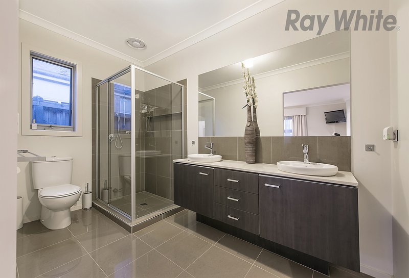 Photo - 93 Yuruga Boulevard, Point Cook VIC 3030 - Image 14