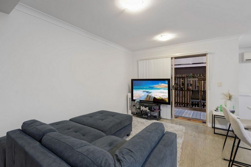 Photo - 9/30-42 Fleet Drive, Kippa-Ring QLD 4021 - Image 2
