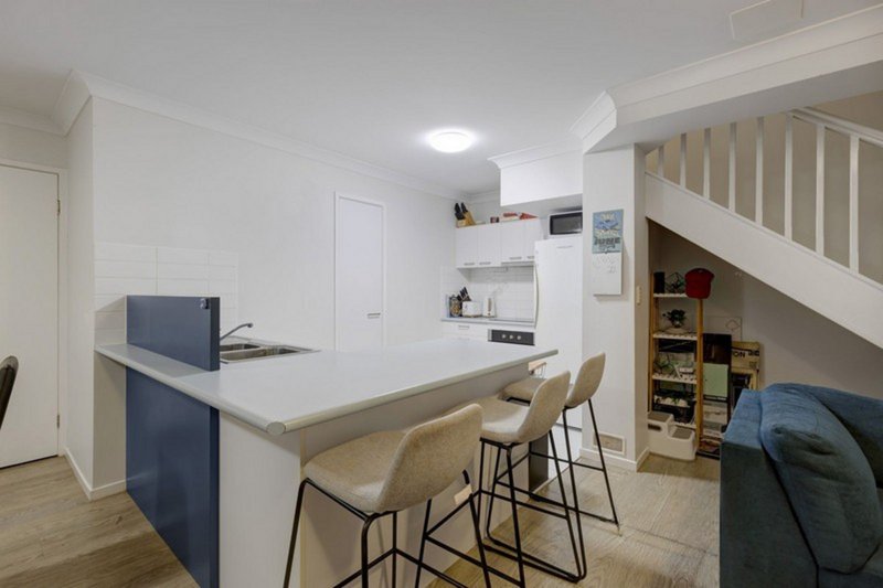Photo - 9/30-42 Fleet Drive, Kippa-Ring QLD 4021 - Image 4