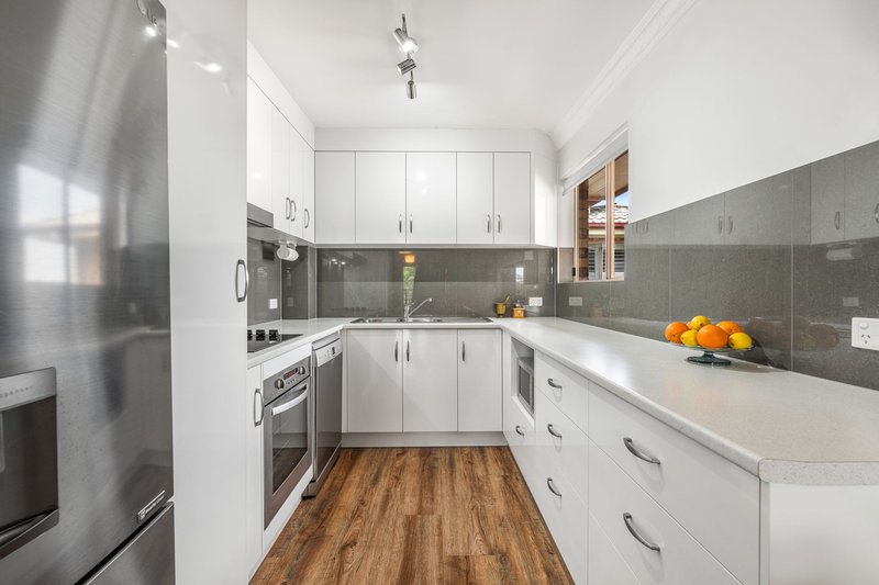 Photo - 9/31 Crown Street, Holland Park West QLD 4121 - Image 5