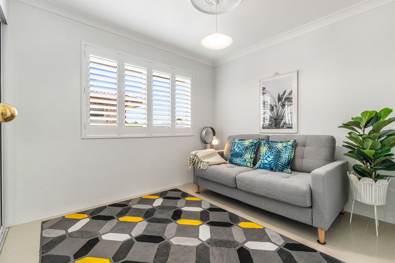 Photo - 9/31 Crown Street, Holland Park West QLD 4121 - Image 7