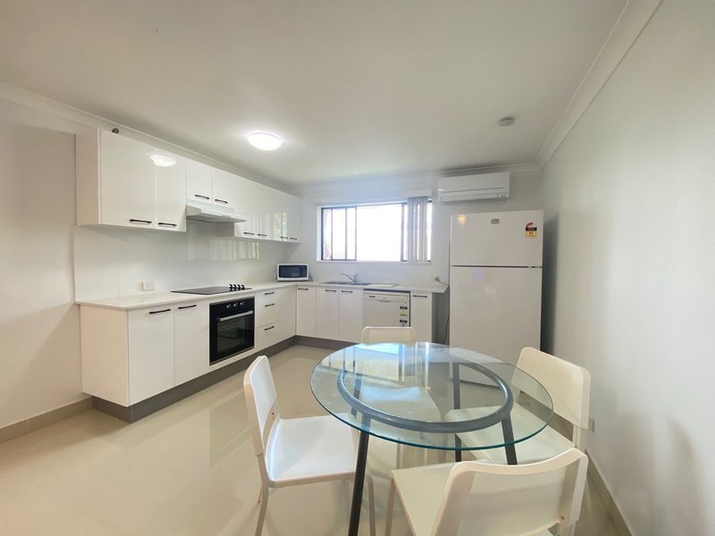 9/32 Mitre Street, St Lucia QLD 4067