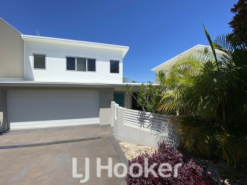 Photo - 9/33-37 Emerald Drive, Diamond Beach NSW 2430 - Image 1