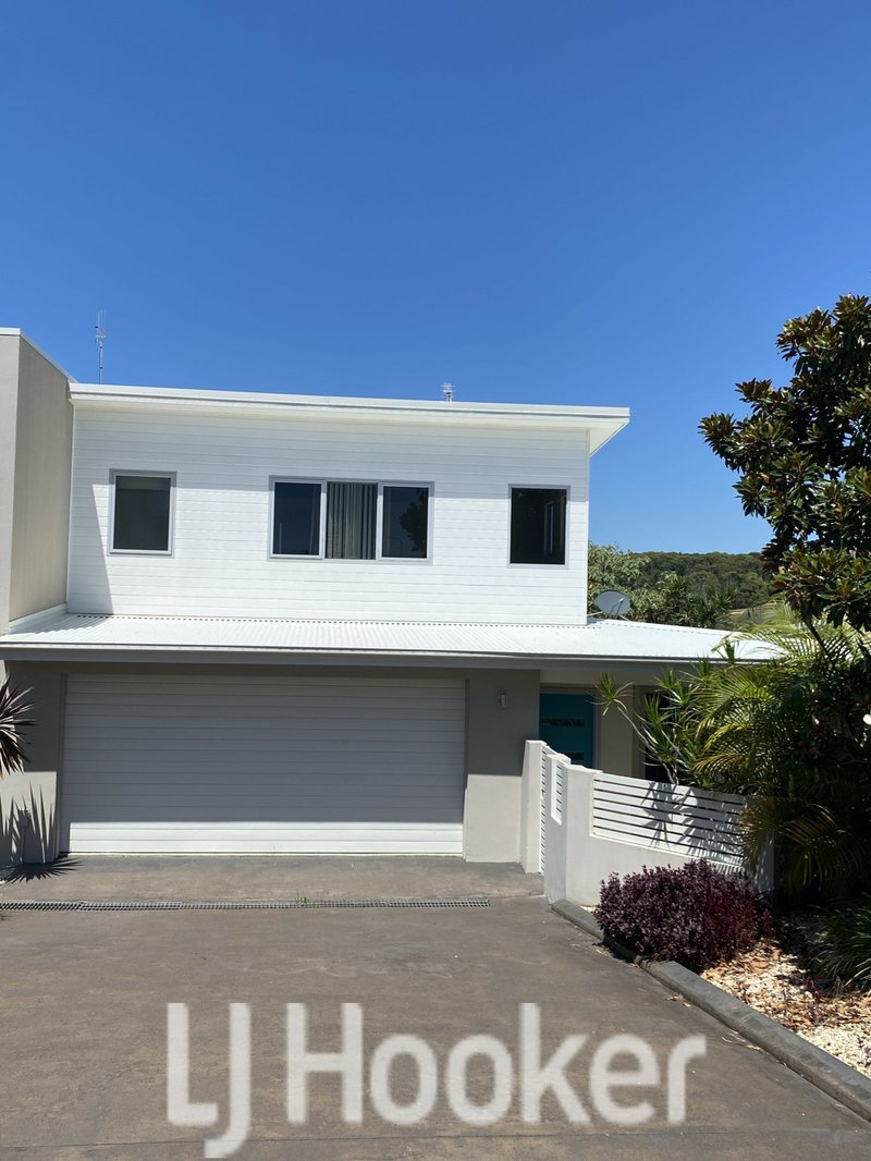 Photo - 9/33-37 Emerald Drive, Diamond Beach NSW 2430 - Image 3