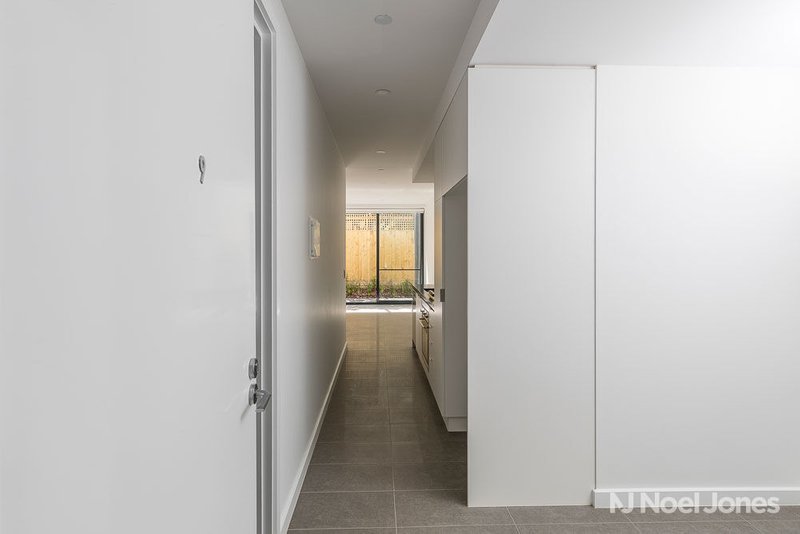 Photo - 9/33 Queens Avenue, Doncaster VIC 3108 - Image 9