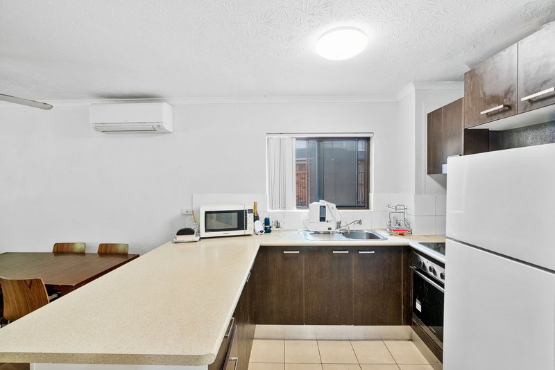 Photo - 9/3355 Surfers Paradise Blvd , Surfers Paradise QLD 4217 - Image 5