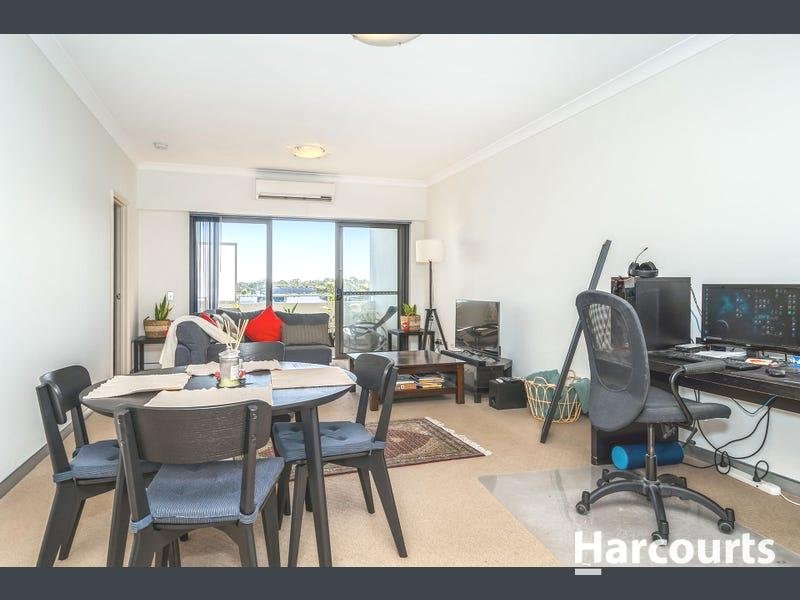 Photo - 93/6 Walsh Loop, Joondalup WA 6027 - Image 10