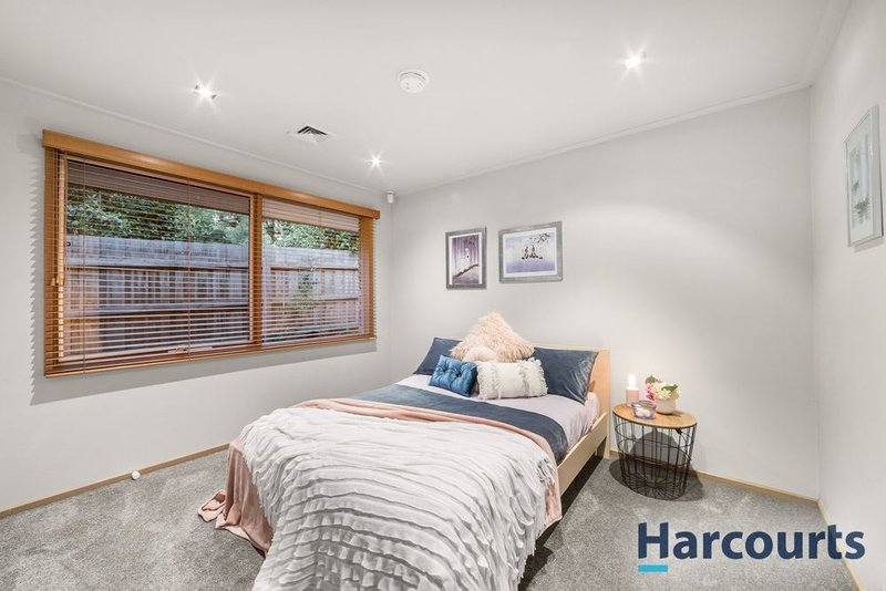 Photo - 94 Amersham Drive, Wantirna VIC 3152 - Image 6