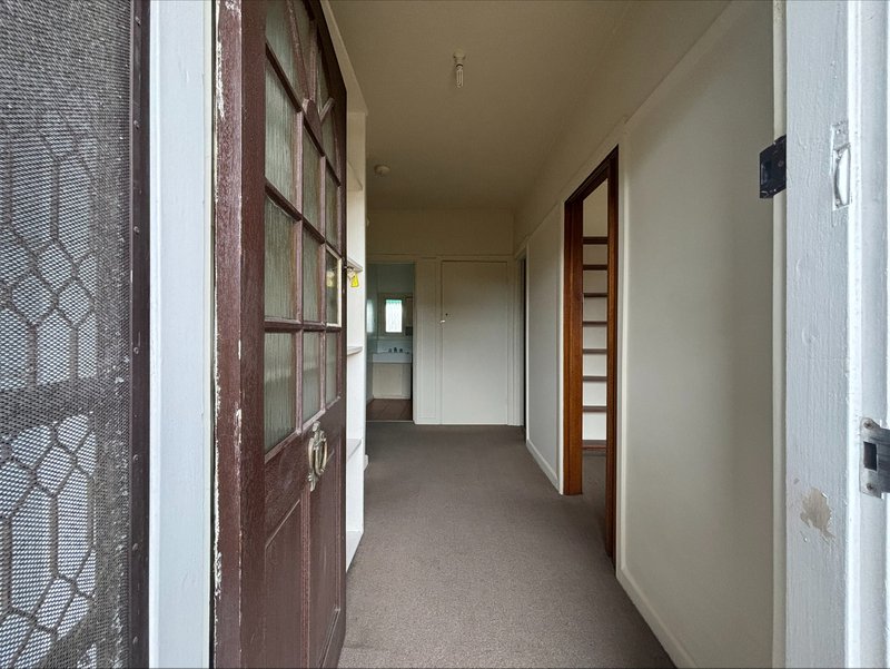 Photo - 94 Arundel Avenue, Reservoir VIC 3073 - Image 2