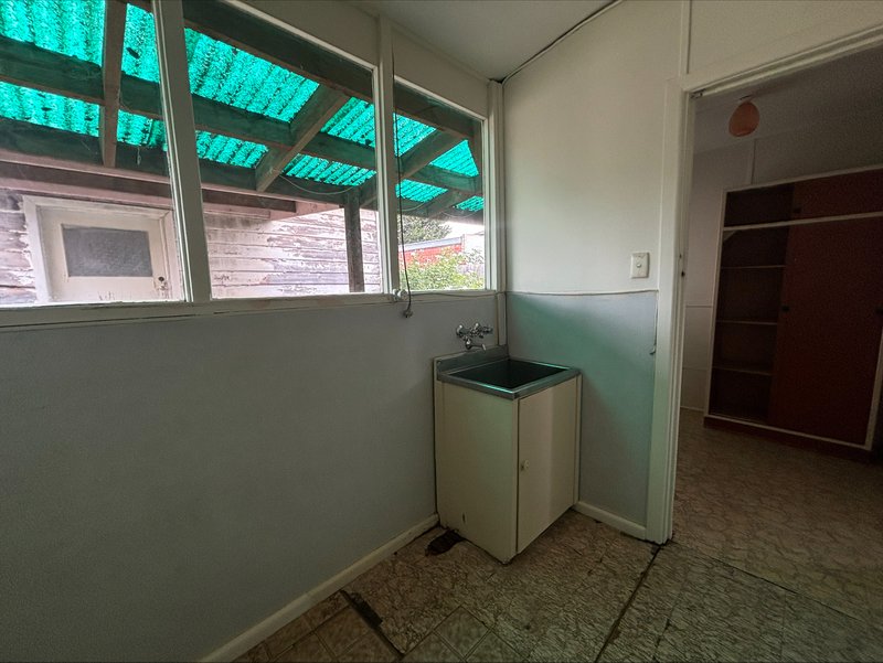 Photo - 94 Arundel Avenue, Reservoir VIC 3073 - Image 6