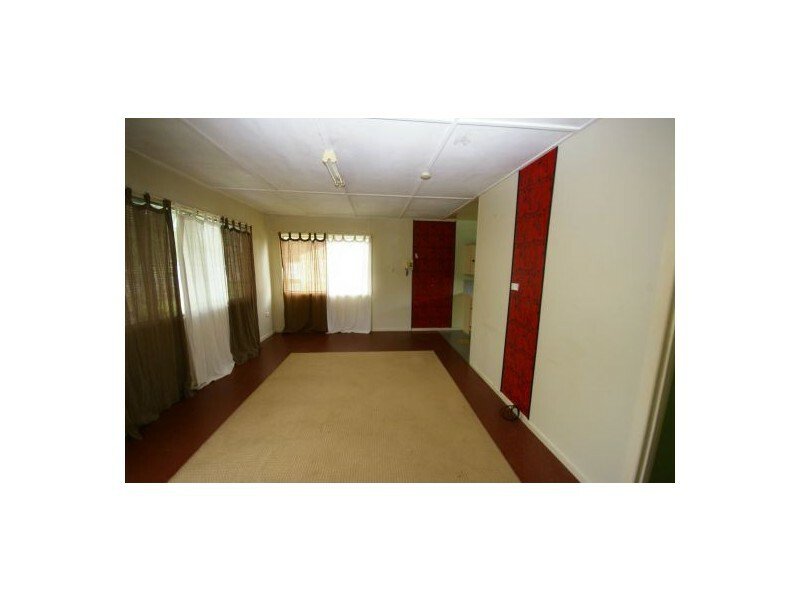 Photo - 94 Biggs Avenue, Beachmere QLD 4510 - Image 6