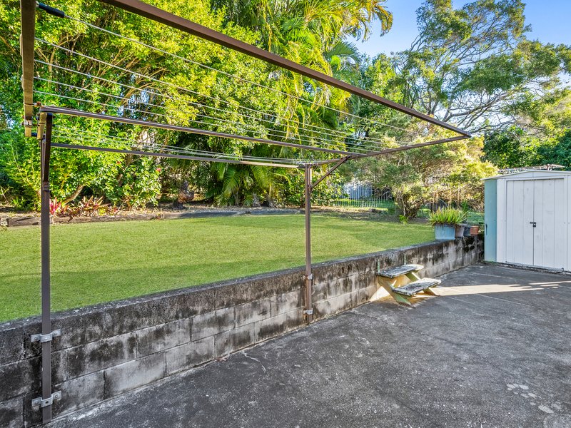 Photo - 94 Boxgrove Avenue, Wynnum QLD 4178 - Image 12