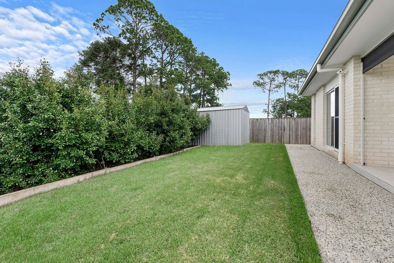 Photo - 94 Chelsea Crescent, Bridgeman Downs QLD 4035 - Image 15