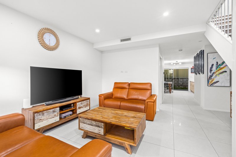 Photo - 94 Cranbourne Street, Riverstone NSW 2765 - Image 3