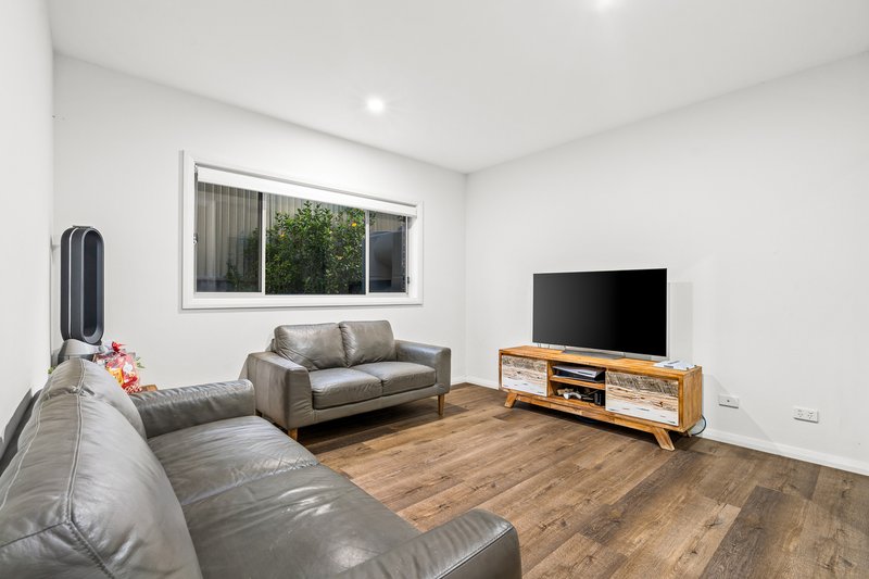 Photo - 94 Cranbourne Street, Riverstone NSW 2765 - Image 8