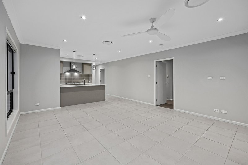 Photo - 94 Davidson Circuit, Park Ridge QLD 4125 - Image 4