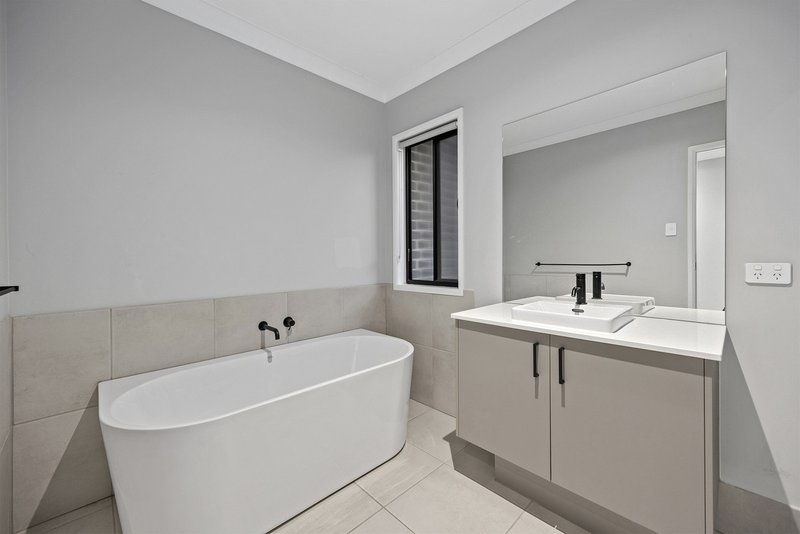 Photo - 94 Davidson Circuit, Park Ridge QLD 4125 - Image 18