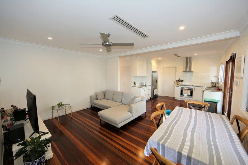 Photo - 94 Dunbar Street, Mount Gravatt East QLD 4122 - Image 3