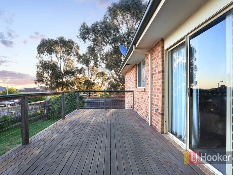 Photo - 94 Eagle Drive, Pakenham VIC 3810 - Image 9