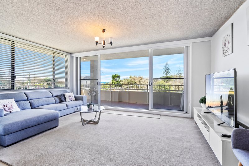 Photo - 9/4 Elizabeth Avenue, Broadbeach QLD 4218 - Image 5