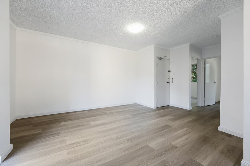 Photo - 9/4 Forbes Street, Warwick Farm NSW 2170 - Image 2