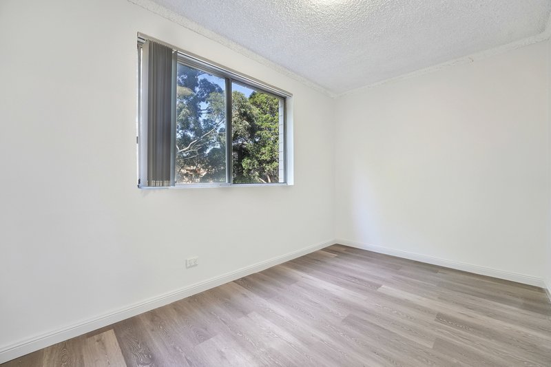 Photo - 9/4 Forbes Street, Warwick Farm NSW 2170 - Image 5