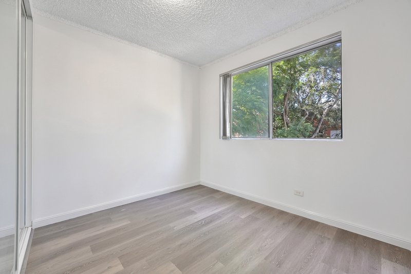 Photo - 9/4 Forbes Street, Warwick Farm NSW 2170 - Image 6