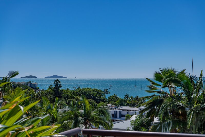 Photo - 9/4 Golden Orchid Drive, Airlie Beach QLD 4802 - Image 11