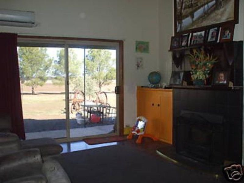 Photo - 94 Hamilton Road, St Arnaud VIC 3478 - Image 4