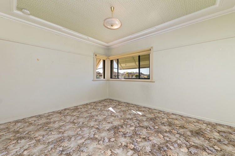 Photo - 94 Hawksview Street, Guildford NSW 2161 - Image 8