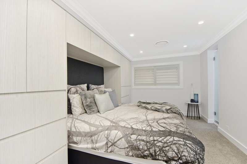 Photo - 94 Kalimna Drive, Baulkham Hills NSW 2153 - Image 7