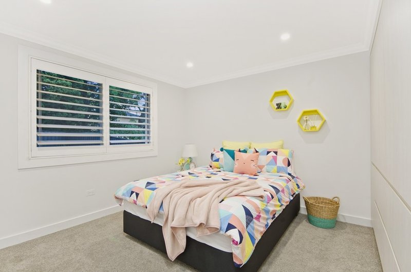 Photo - 94 Kalimna Drive, Baulkham Hills NSW 2153 - Image 9