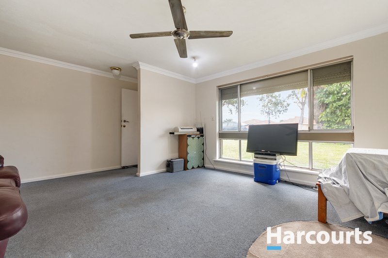 Photo - 94 Marangaroo Drive, Girrawheen WA 6064 - Image 9