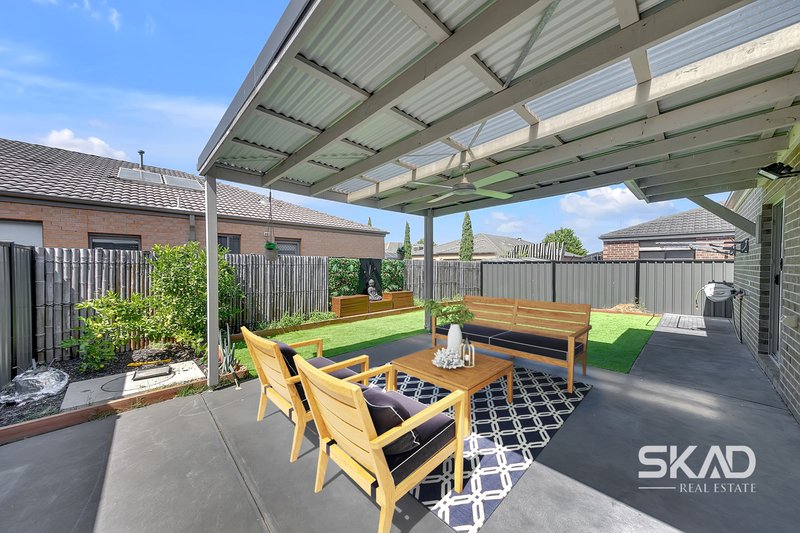 Photo - 94 Moor Park Drive, Craigieburn VIC 3064 - Image 12