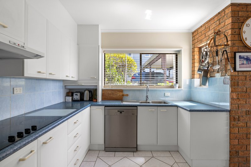 Photo - 94 Oceana Terrace, Manly QLD 4179 - Image 10