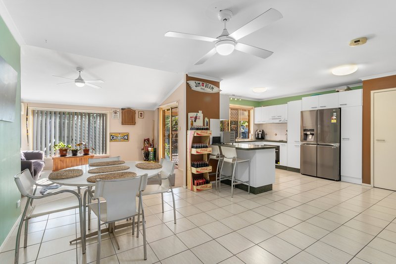 Photo - 94 Phillip Parade, Deception Bay QLD 4508 - Image 3