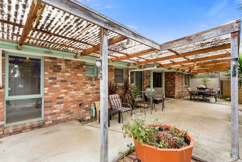 Photo - 94 Racecourse Road, Pakenham VIC 3810 - Image 10