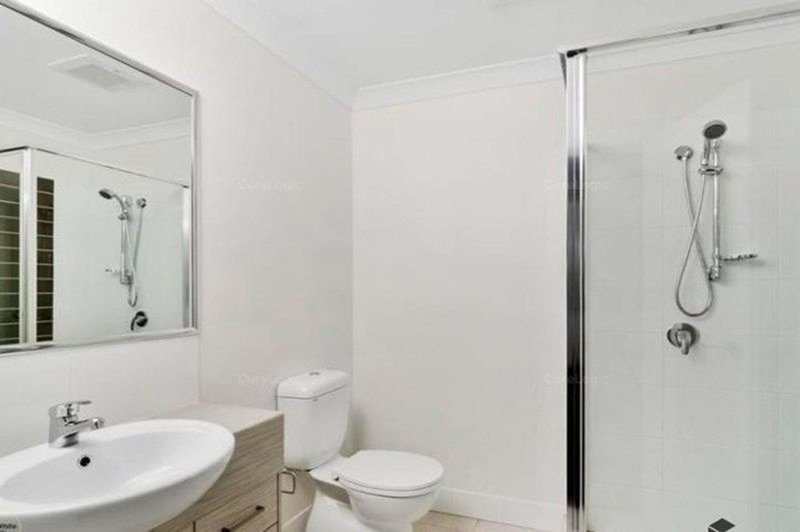 Photo - 9/4 Rhiana Street, Pimpama QLD 4209 - Image 5