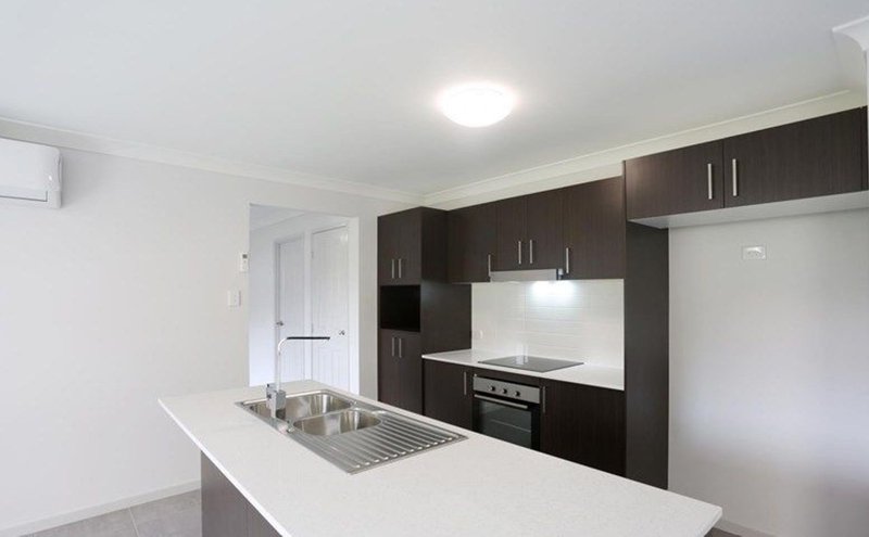 Photo - 94 Samford Drive, Holmview QLD 4207 - Image 2