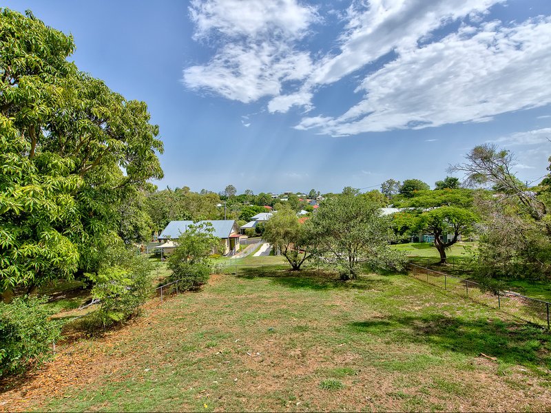 Photo - 94 Scott Street, Stafford Heights QLD 4053 - Image 2