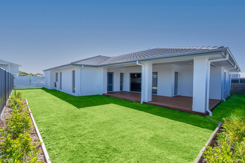 Photo - 94 Seaside Drive, Banksia Beach QLD 4507 - Image 8