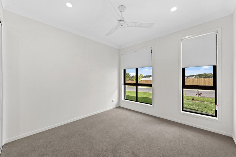 Photo - 94 Tejo Street, Holmview QLD 4207 - Image 9