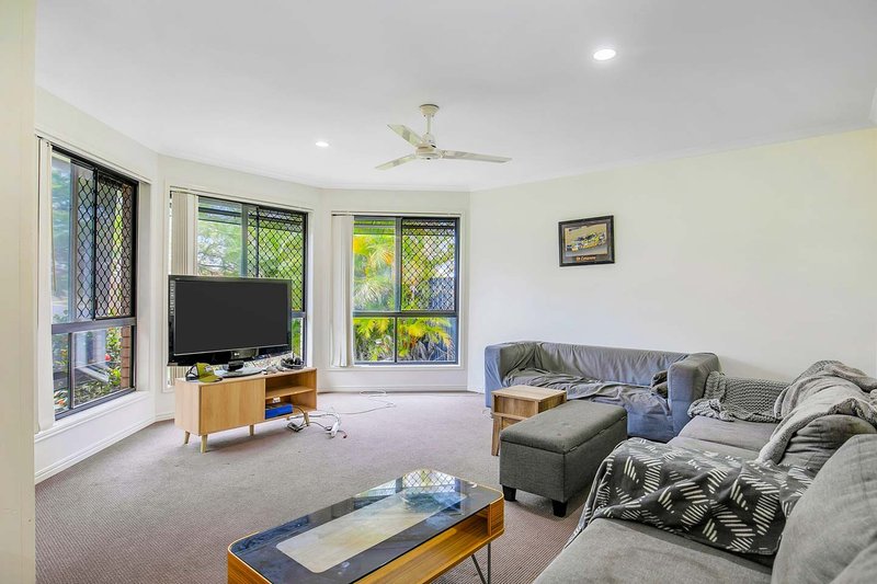 Photo - 94 Wattle Street, Point Vernon QLD 4655 - Image 3