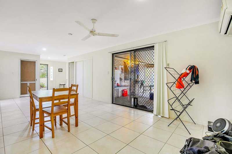 Photo - 94 Wattle Street, Point Vernon QLD 4655 - Image 10