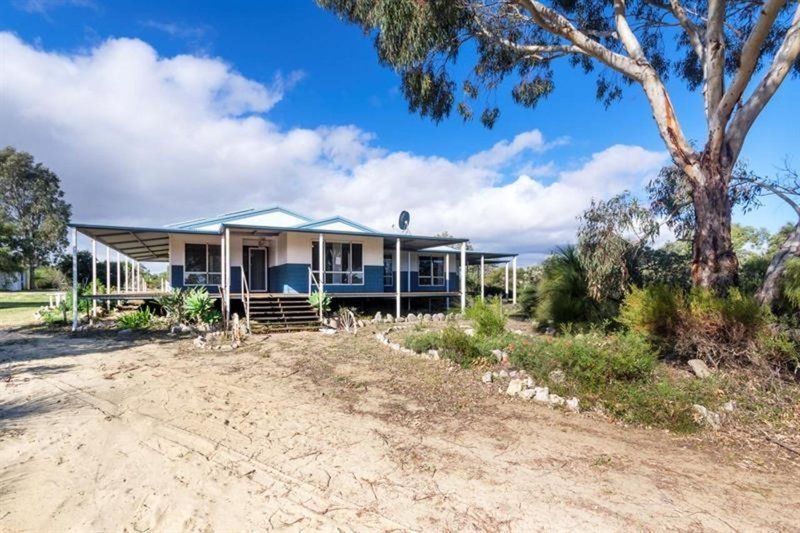 Photo - 94 Wildflower Way, Karakin WA 6044 - Image