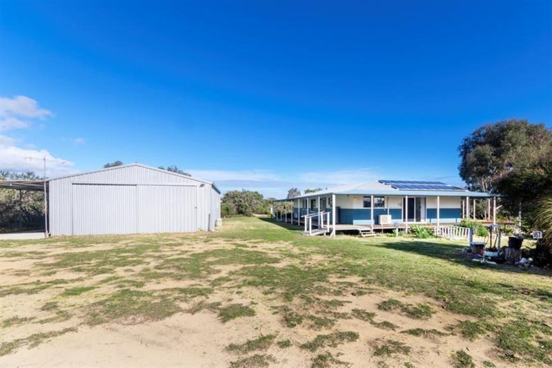 Photo - 94 Wildflower Way, Karakin WA 6044 - Image 2